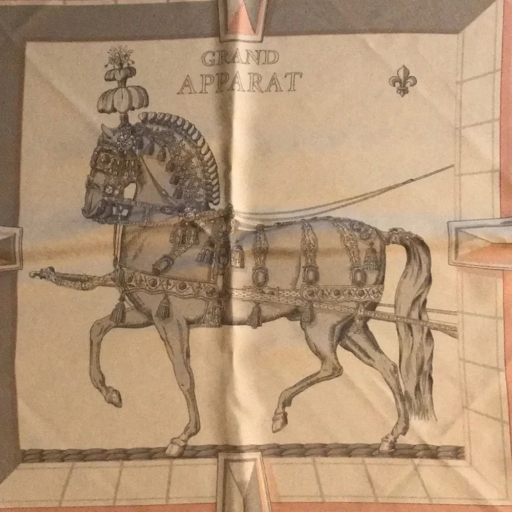 34" x  34" Hermès Grand Aparat in ✨RARE✨ Gray/Rose Pâle/Pink Colorway! - Picture 4 of 8